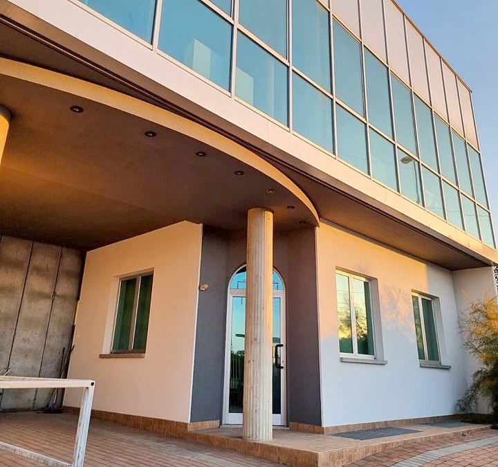 Esterni vetrati dell'azienda edile a Bergamo stiledil S.N.C.